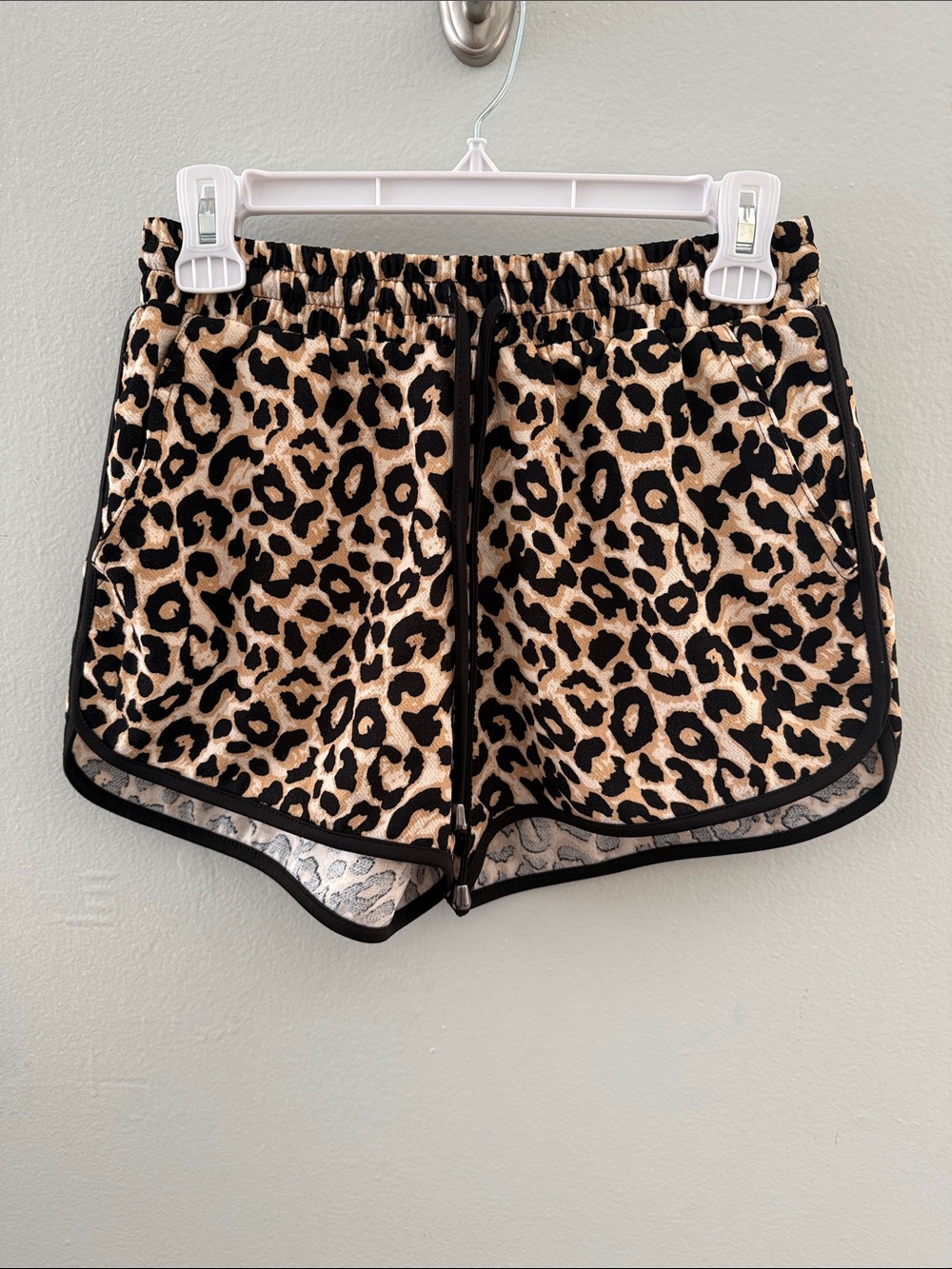 TEAL & TALA Black & Tan Leopard Print Elastic Waist Women’s Shorts ~ Small